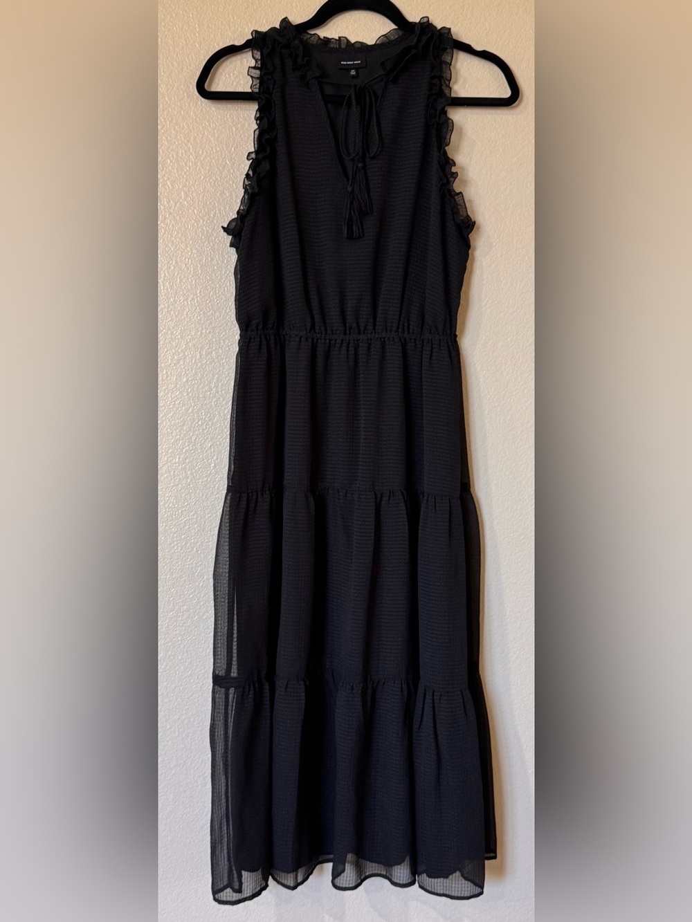 Who What Wear Ruffle Sleeveless Tiered Midi Dress Black Smocked Waist Medium